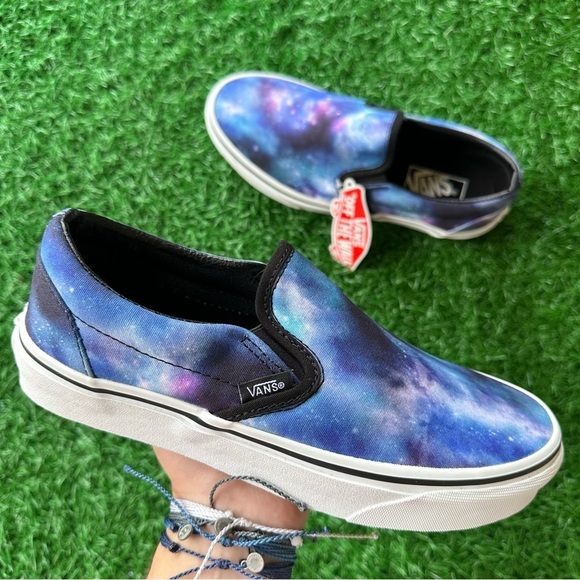 💫Vans Classic Slip On Galaxy SEND OFFERS - Picture 1 of 8
